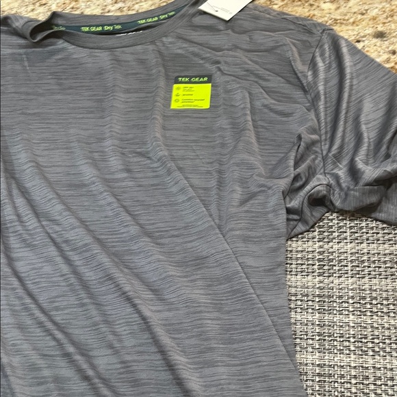 Tek Gear Men's Heathered Gray Short Sleeve Tee - Picture 1 of 4
